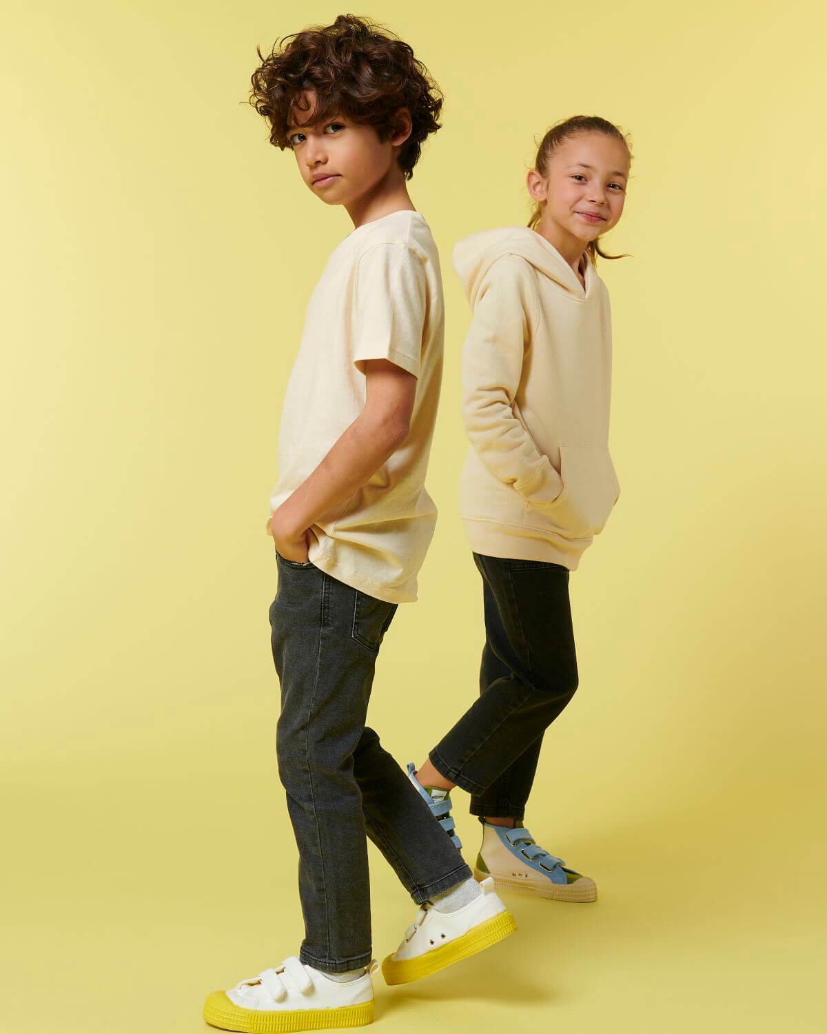 Nura - Classic Kids' T-Shirt 